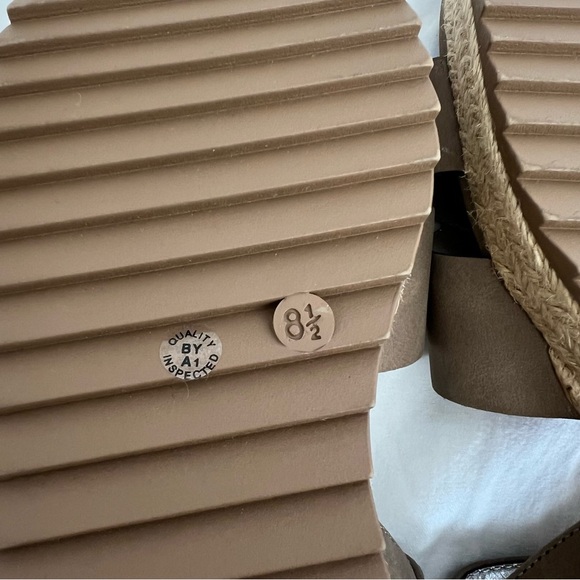 NWOT/NWOB a.n.a. Eloise Wedge sandals in porcini color. - Picture 5 of 10